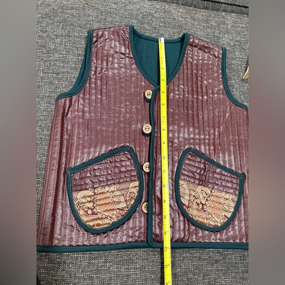 Kids Quilted Vest with Pockets - Picture 1 of 6